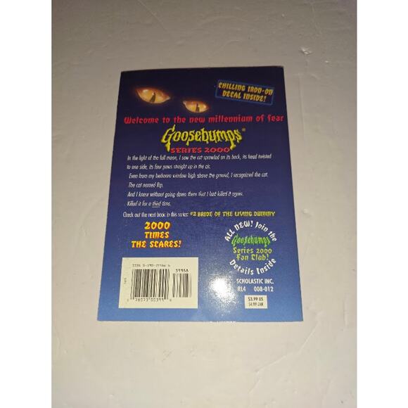 Goosebumps Series 2000 #1 Cry of the Cat w/ iron-on decal 1st Printing - Picture 4 of 4